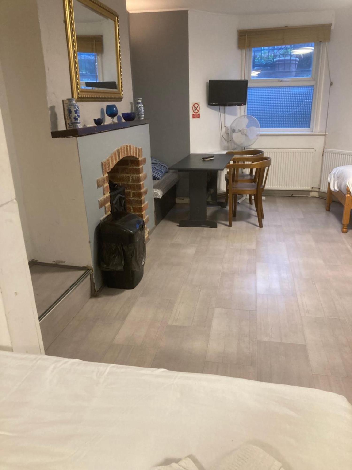 Abingdon Lodge & Suit Ryde  Esterno foto